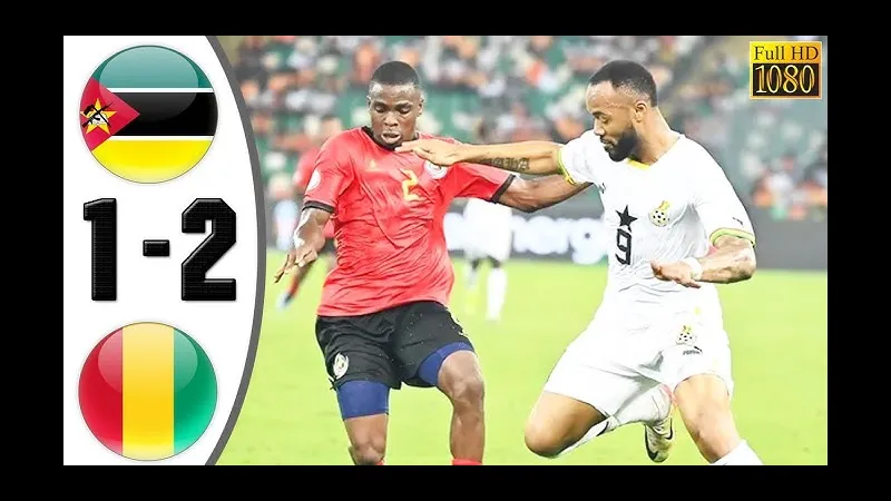 Cầu thủ Yemen vượt qua hậu vệ Brunei với sự quyết tâm và tốc độ cao Cầu thủ Yemen vượt qua hậu vệ Brunei với sự quyết tâm và tốc độ cao