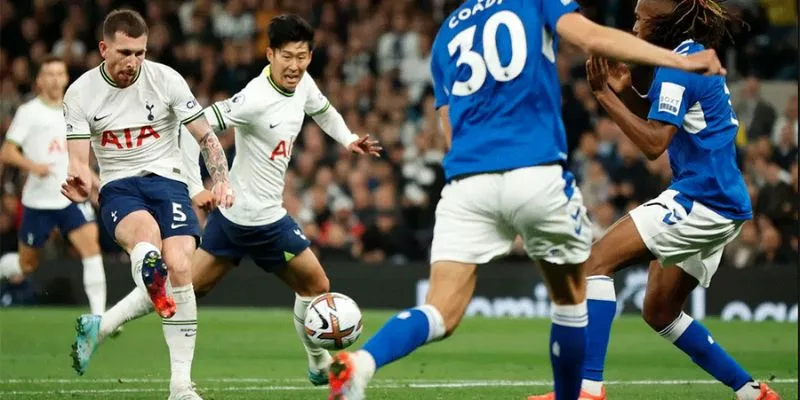 Game Tiền Đạo Bóng Đá Đỉnh Nhất 2025 – Vua Phá Lưới Jun88 Luyện tập chế độ training hàng ngày ên rank nhanh