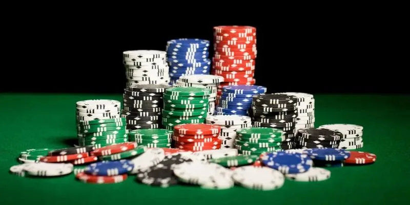 Hand Poker Mạnh Nhất Là Gì? Jun88 Chỉ Rõ Thứ Tự Chiến Thắng Hand poker mạnh nhất thế giới – Royal Flush