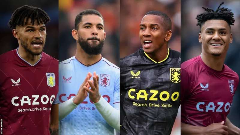 Cầu thủ Aston Villa chạy nhanh để tranh bóng khỏi cầu thủ Newcastle Cầu thủ Aston Villa chạy nhanh để tranh bóng khỏi cầu thủ Newcastle